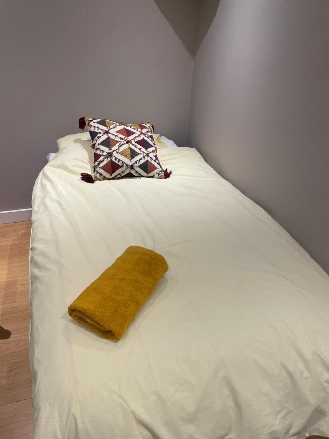 Hot Numbers Apartment Cambridge  Bagian luar foto
